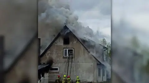 Z płonącego domu uciekła kobieta z trójką dzieci