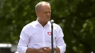 Tusk nazwał rząd "politycznymi gangsterami"? Nie. A kogo?
