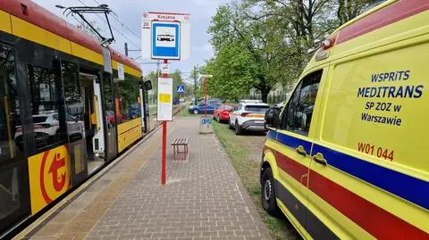 Tramwaj ostro zahamował, na 10-latkę runął inny pasażer