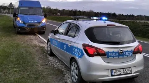 Zderzył się z sarną i wezwał policję. Najwyraźniej zapomniał, że jest pijany