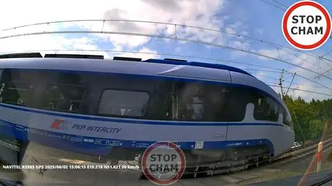 O krok od tragedii na przejeździe pomiędzy Łaskiem i Pabianicami