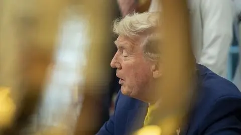 Prezydent USA Donald Trump na spotkaniu z członkami klubu piłkarskiego Juventus w Gabinecie Owalnym Białego Domu 