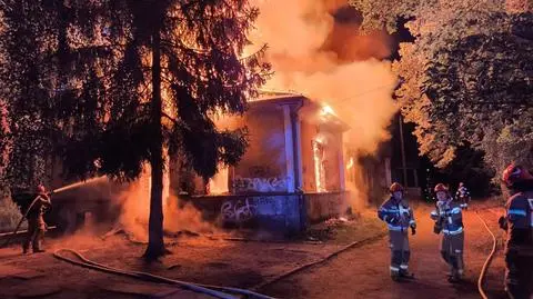 Pożar opuszczonych budynków szpitala w Ząbkach 